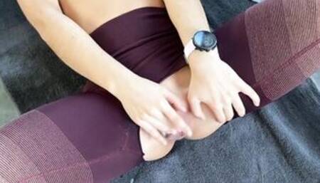 fit Bombshell ripped yoga leggings cumshot