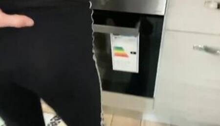 Scopata a sorpresa inside cucina sborrata inside bocca per collazione !!! Dialoghi italiano