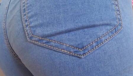 Beauty with a big ass passionately fucks with a guy and gets sperm on her pussy