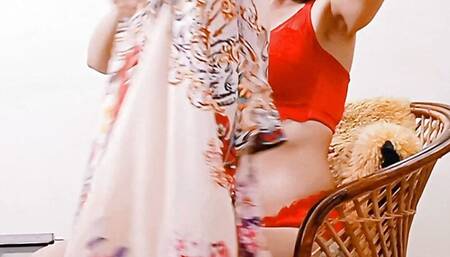 Horny MILF Wants to Get Fucked Puts Finger In Her Pussy.