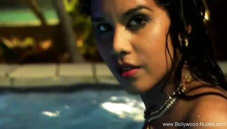 Dancer From India – Sensual Enjoyment While Alone