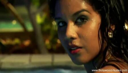 Showing Off her Sensual Naked Body While Seducing Man