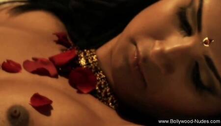 Sexy Belly Dancing Moves So Erotic That Strips Down Her