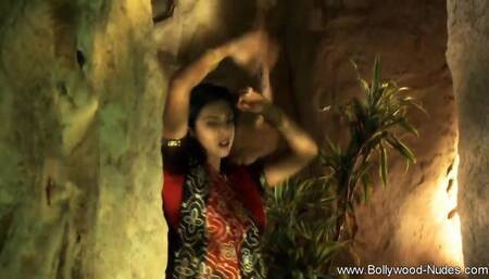 Indian beauty Is A Mystery Lady That Give Arousement