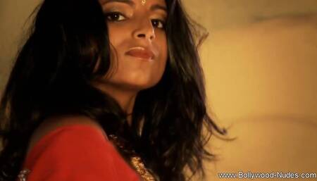 Prettiest Girl In India Dances