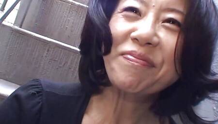 MILF ENJOYS GETTING FINGERED AND LICKED THEN A HARD FUCK