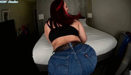 Nixlynka makes you smaller and smaller, just worship her thick juicy thighs!! -  MP4