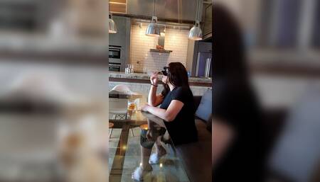 رحت الكافية خليت الويتر يحطه بعد ما حط الطلب