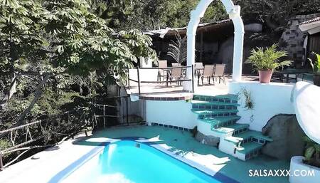 Cunning escort - fingering clip - Salsa XXX