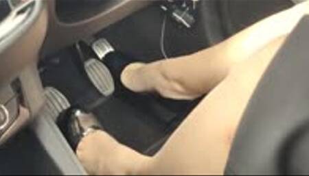 PA drives her Corsa in Platform Heels - Overview