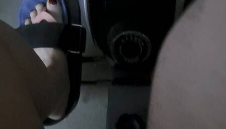 AM ROWING MACHINE HUGE LEGS POV KISS CHAT BONUS SEXY FEET VIEWS
