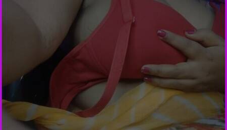 Sexy desi-hot-girl21 shows her boobs while enjoying and dances.