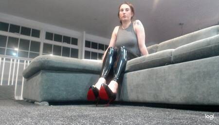 Selfie taking British brat (WMV)