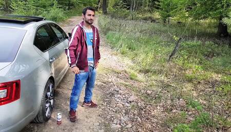 In the car of the best friend he jerks off