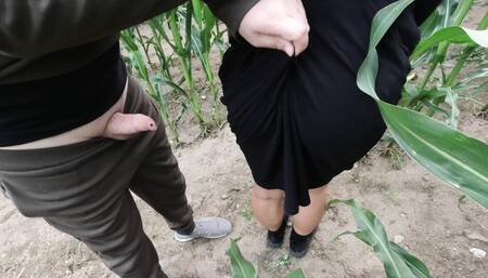 risky public nature fuck in a cornfield - projectsexdiary