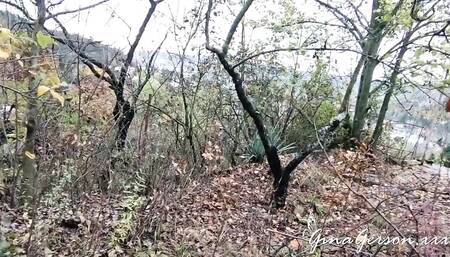 Outdoor sex scene, backstage