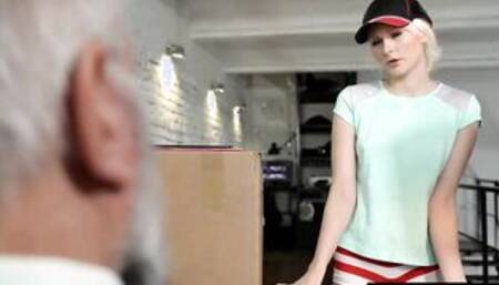 21 SEXTREME - Super Blonde Delivery snatch with mouth Lets Older Man Jizz On Her Butt While She Waits