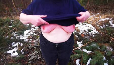 Tit slapping in snow