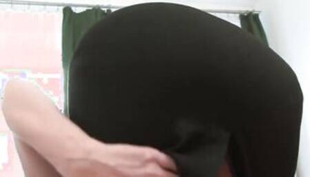 GRANNYLOVESBLACK - Laura Dark Has Her Asshole Plowed