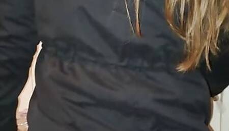 tired of my husband's small cock, I decide to bring the bull to our house and he fucks me properly