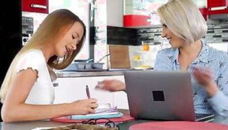 Something To Stare At - S40:E7