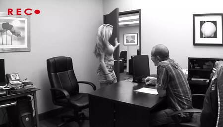 Blonde Honey Courtney Cummz Loves To Get Fucked By A Big