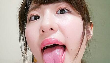Perverted Woman Spits All Over You - Yura Mogami, Aira Sonokawa And Honoka Tsujii