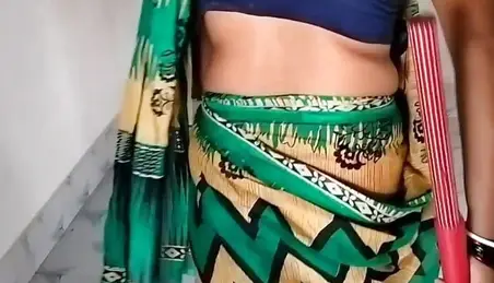 Xxx Hindi Sari Wali - Saree Wali Bhavi Sex Porn Videos - FAPSTER