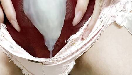 Hotpants Cum.