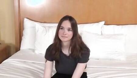 18 yo yo Years Young Amateur Ellie Likes To Get That Vagina