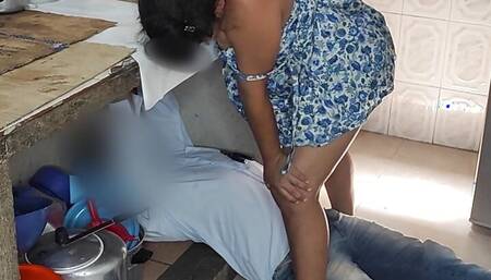 Pregnant wife invites neighbor to fix her gas stove