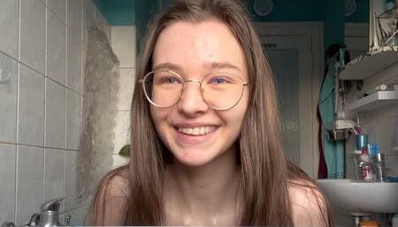 Teen Squirt Hard Fuck Huge Dildo!