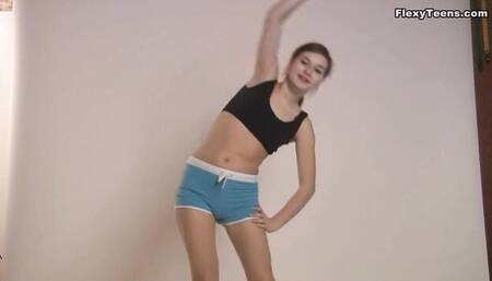 Slutty Maria - brunette porn - Flexy Teens