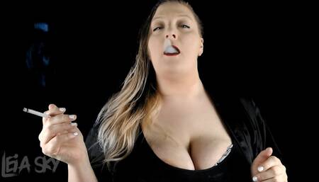 BBW Smoking [1080p MP4]