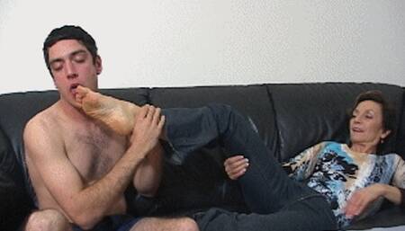 Worship and eat my ancient feet boy-SD WMV