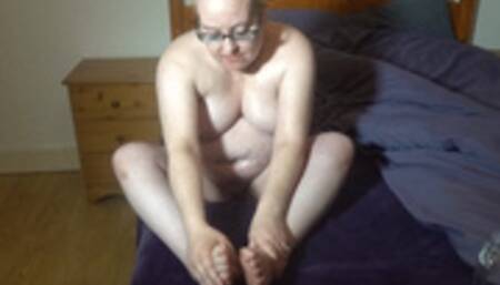 All oiled up foot play