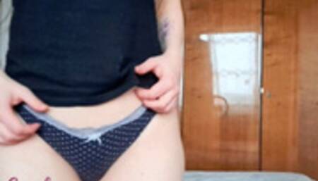 Girlfriend's pad fetish tease