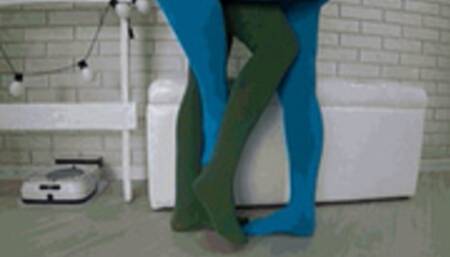 Colored legs crossing LoiY and Victoria c