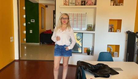 Hair dresser takes advantage of you