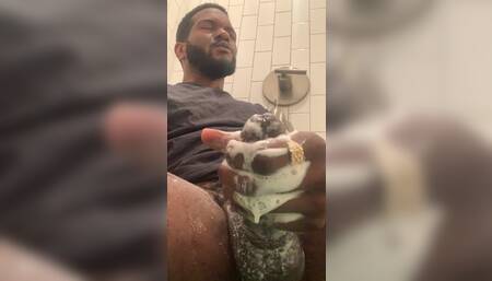 Matt Bishop Soapy Tub Jerk Off Session With Cum Shooting Everywhere!