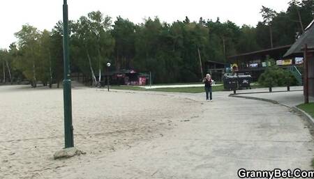 Playful darling - mature video - Granny Bet