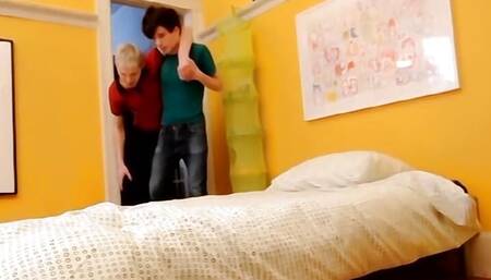 Skinny twinks Sonny Kelso and Kevin Carson anal breed hard