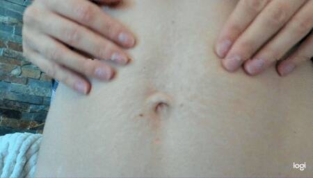 NikkiD1amond belly close-up in 4K
