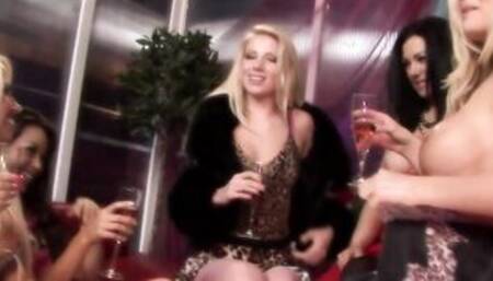 Long Boobed Broads Bo Tingley And Brooke Lee In Dyke Group Sex Video