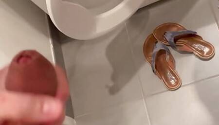 Take double cumshot in bathroom