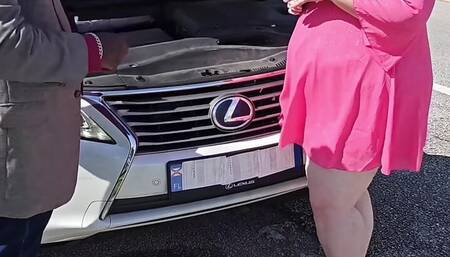 Mobile Mechanic Stop to Give Assistance With Car, but He Ended up Filling My Pussy With His Cum