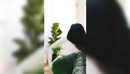 Desi Sexy Wife Showing Big Boobs on Video Nasty Desi Village Wife - Clear Hindi Audio