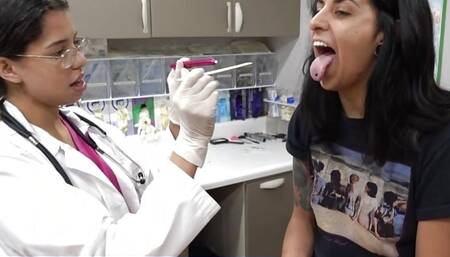 Raven Rogue Is Humiliated By Dirty Dermatologists Doctor Aria Nicole When She Goes To Get A Wart Removed GirlsGoneGynoCom!