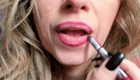Poppy Red Lipstick Lip Sniffs (HD) WMV