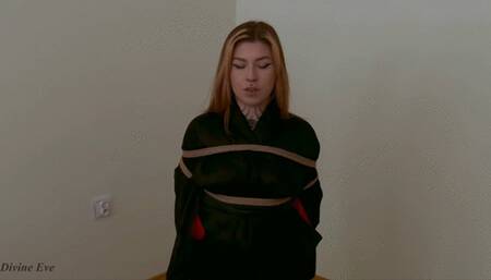 Shibari bondage rope bunny try to escape